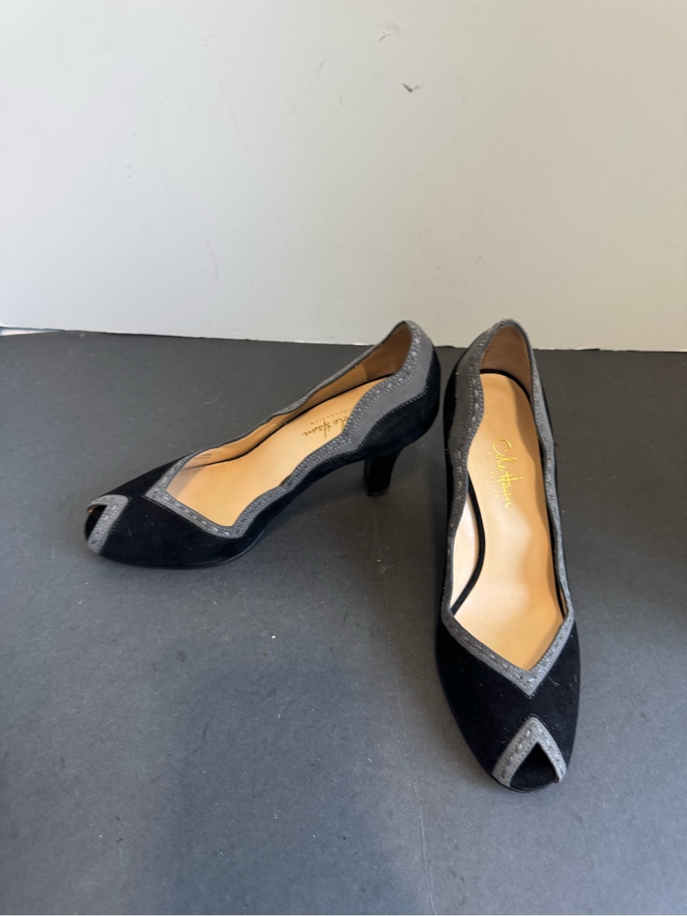 Cole Haan black suede peep-toe pumps. Size 7B - Picture 3 of 14